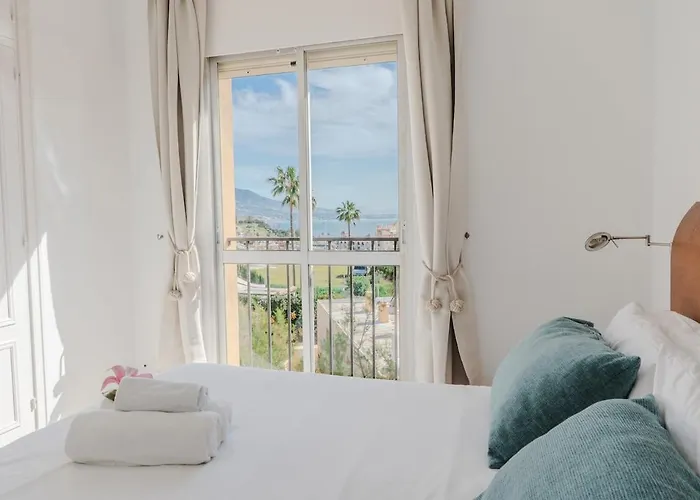 Juliana Seaviews * 丰希罗拉